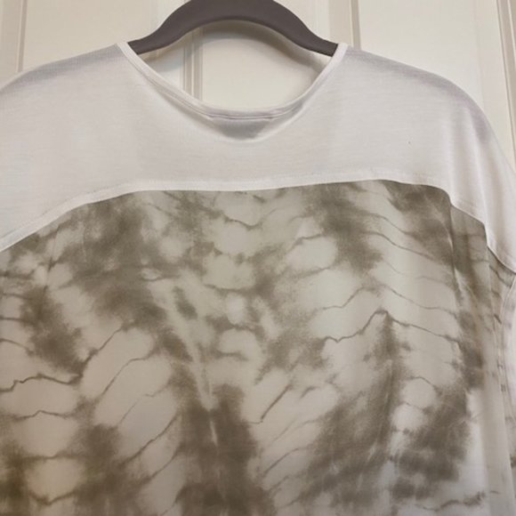 Guess Short Sleeve Blouse Mixed Fabric White Light Brown Tie- Dye Size Small - Picture 6 of 14